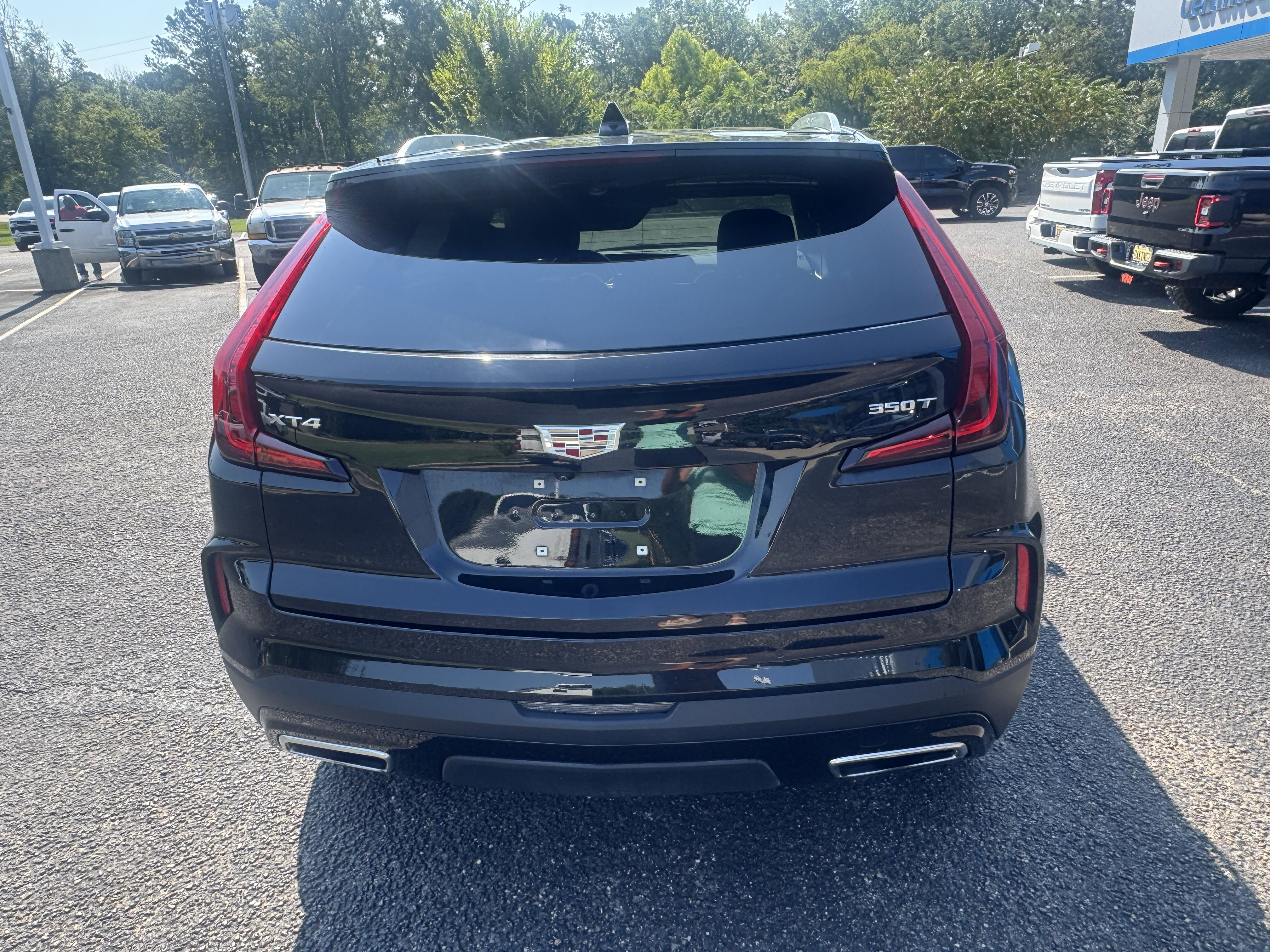 Used 2024 Cadillac XT4 Premium Luxury FWD image 7