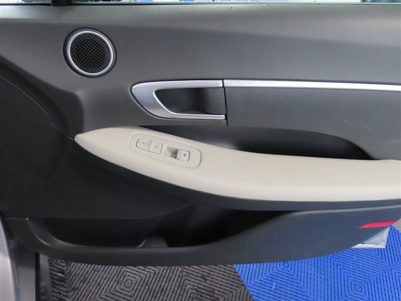 Used 2023 Hyundai Sonata SE w/ Preferred Accessory Package FWD image 30