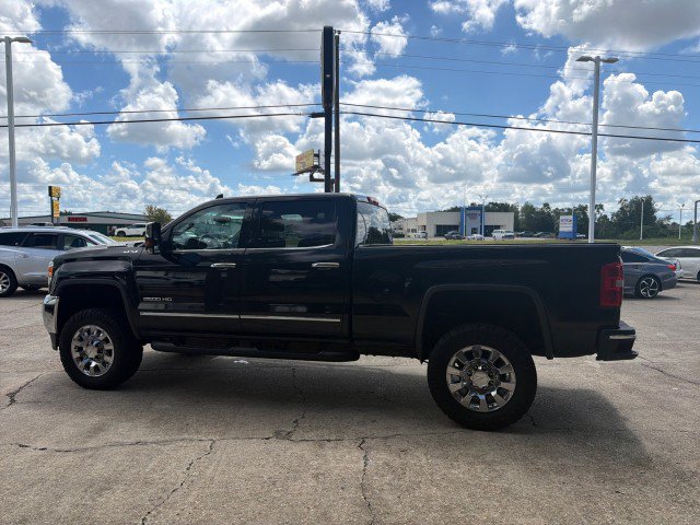 Used 2018 GMC Sierra 2500 SLT w/ Duramax Plus Package AWD/4WD image 9
