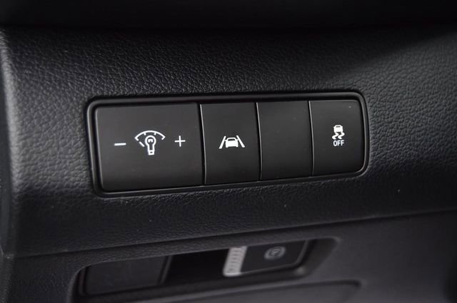 Used 2022 Hyundai Santa Fe SE image 9