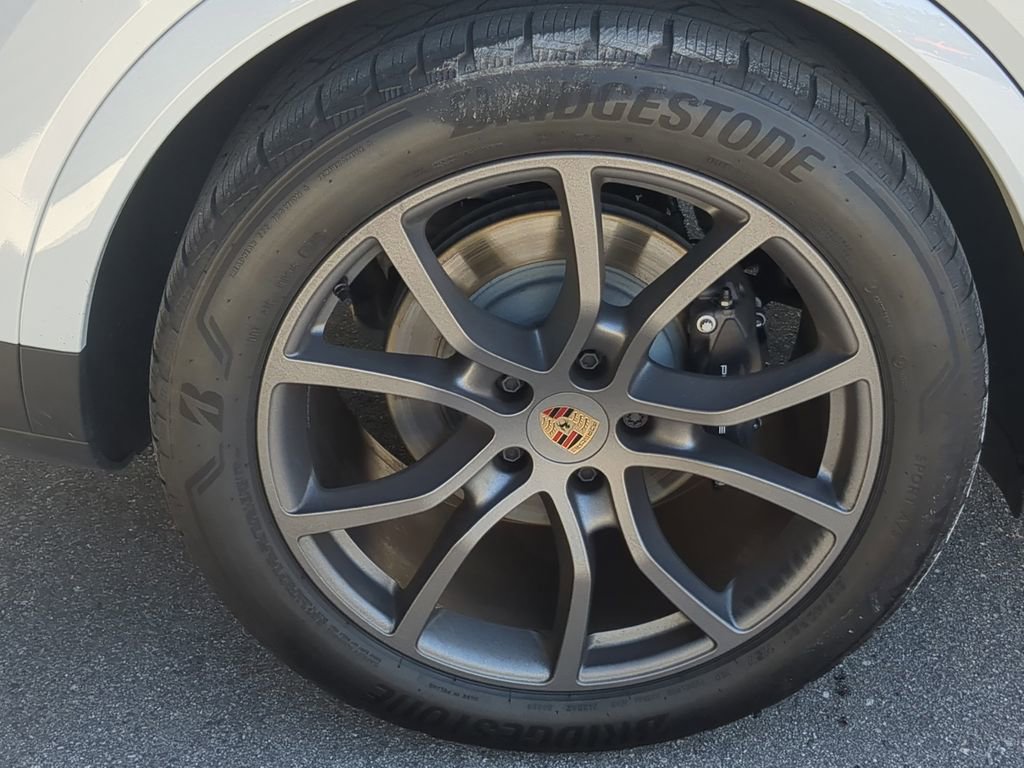 Certified 2025 Porsche Cayenne image 14