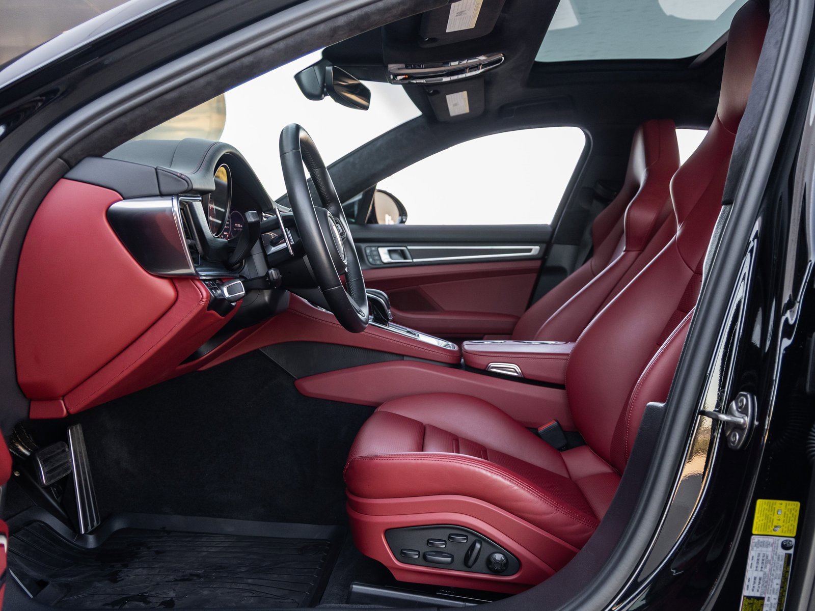 Used 2023 Porsche Panamera GTS image 22