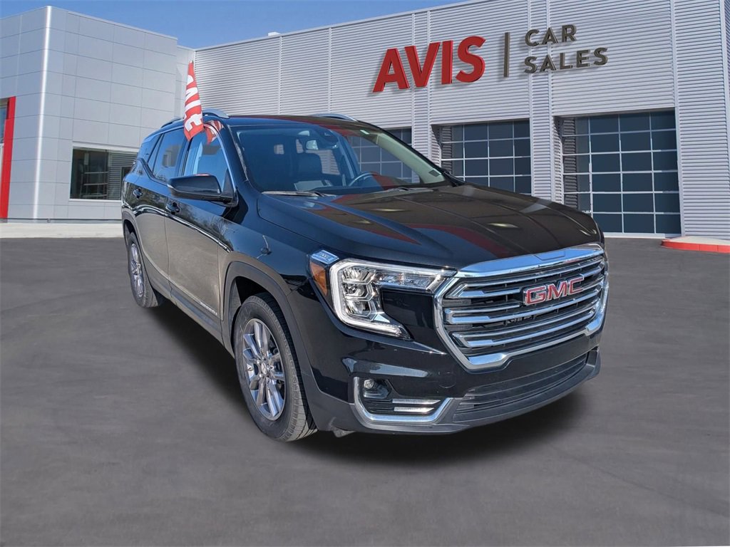 Used 2024 GMC Terrain SLT image 3