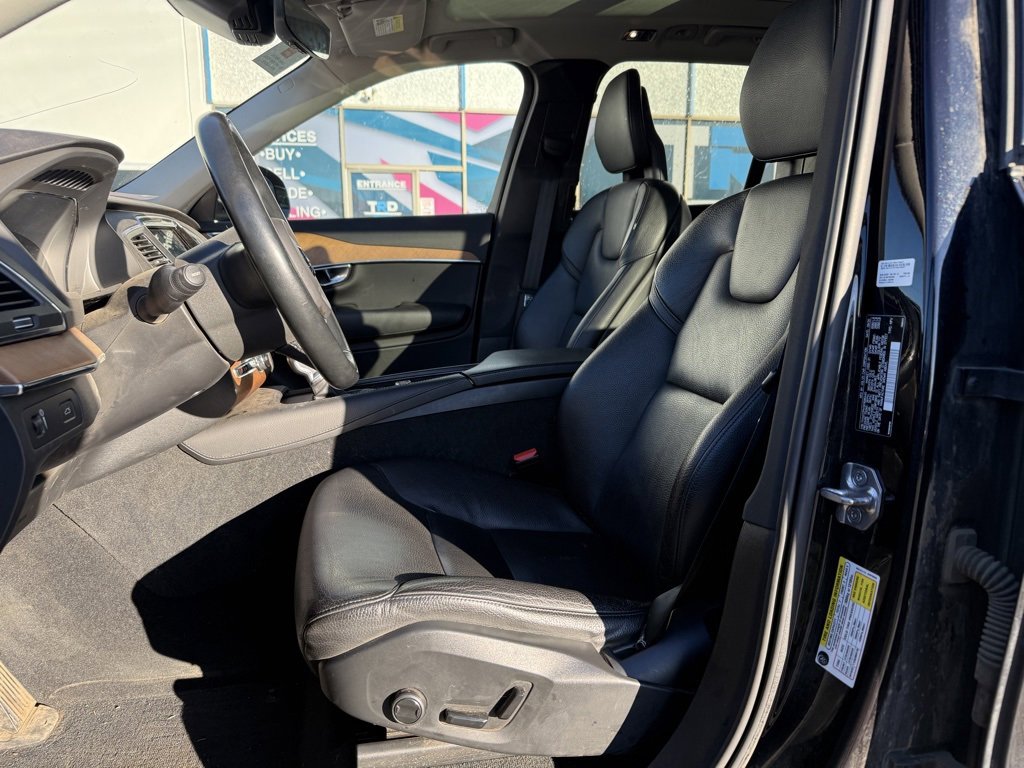 Used 2021 Volvo XC90 T6 Momentum image 11