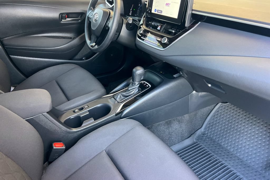 Certified 2026 Toyota Corolla LE w/ LE Premium Package FWD image 17