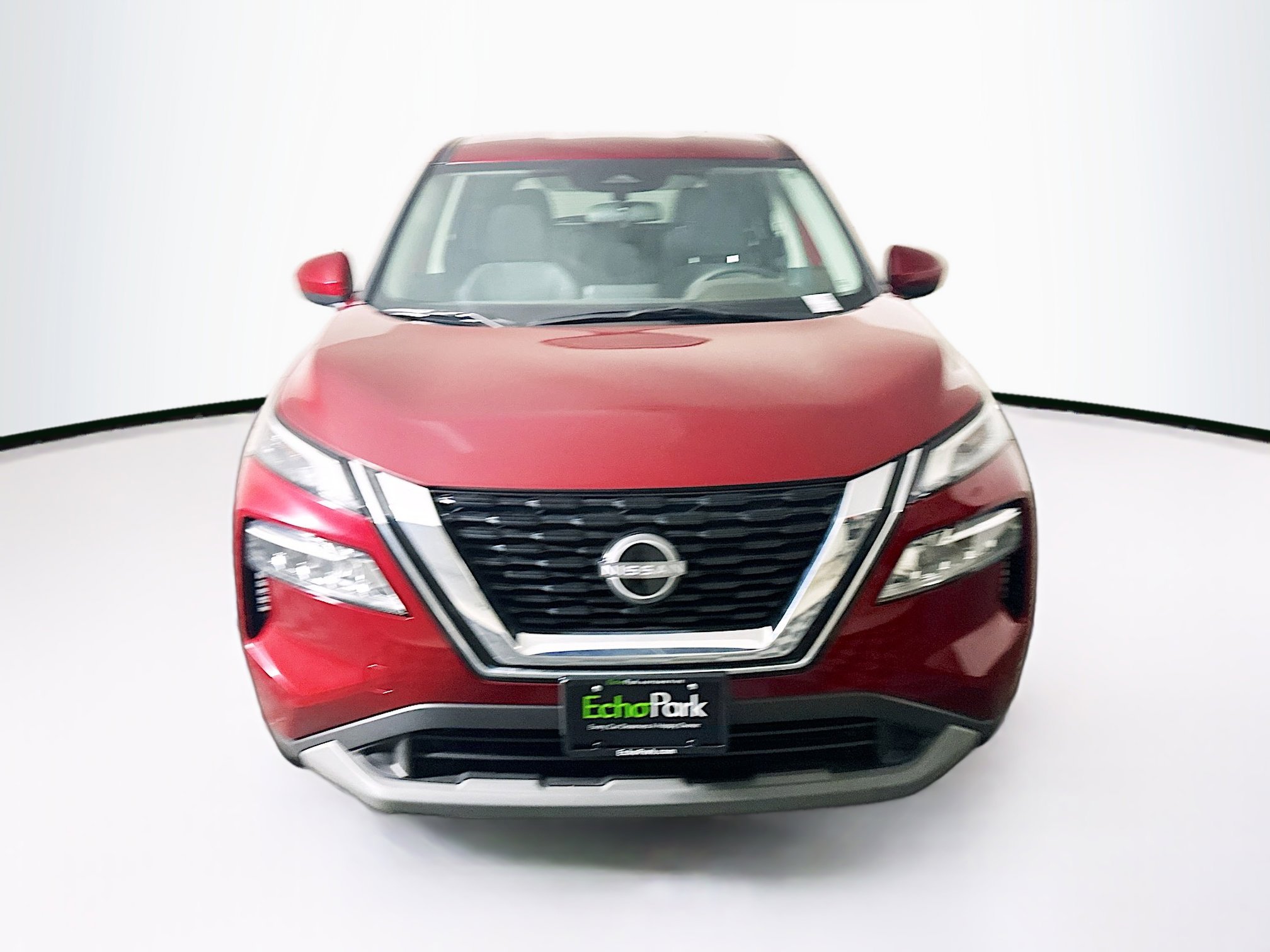 Used 2023 Nissan Rogue SV image 2