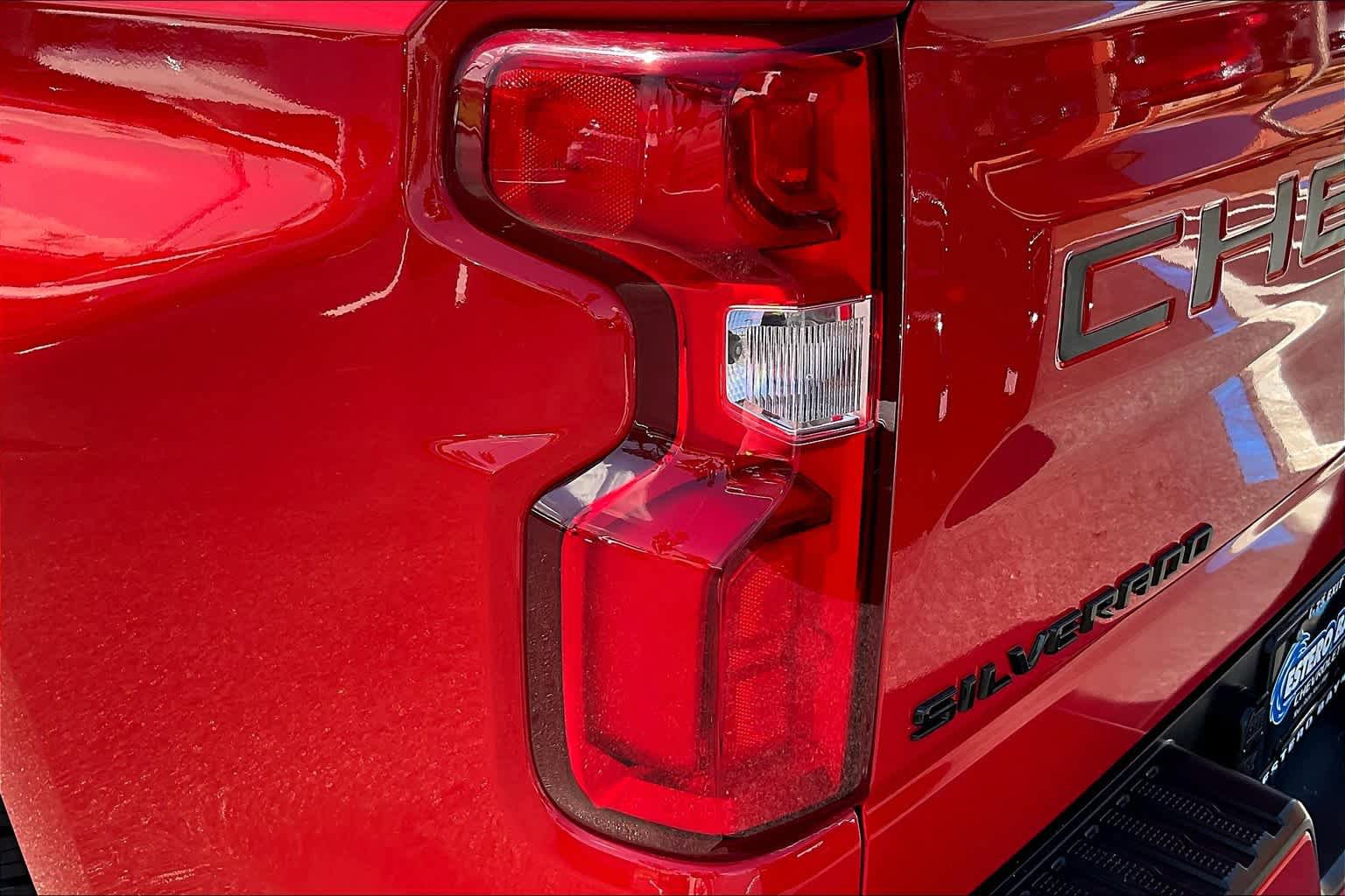 Used 2020 Chevrolet Silverado 1500 Custom w/ Custom Value Package AWD/4WD image 28