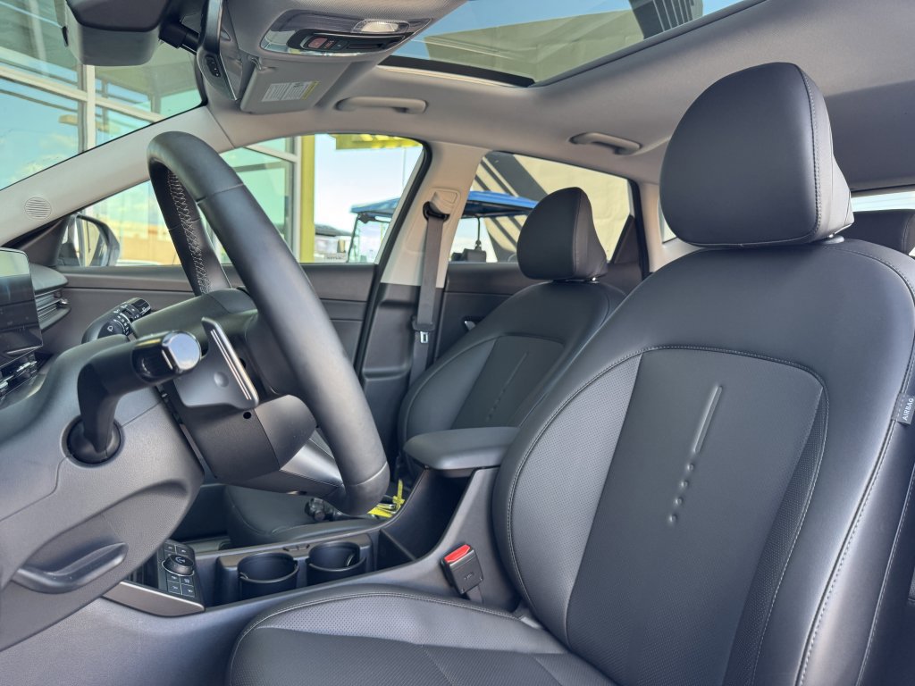 Used 2024 Hyundai Kona Limited image 34