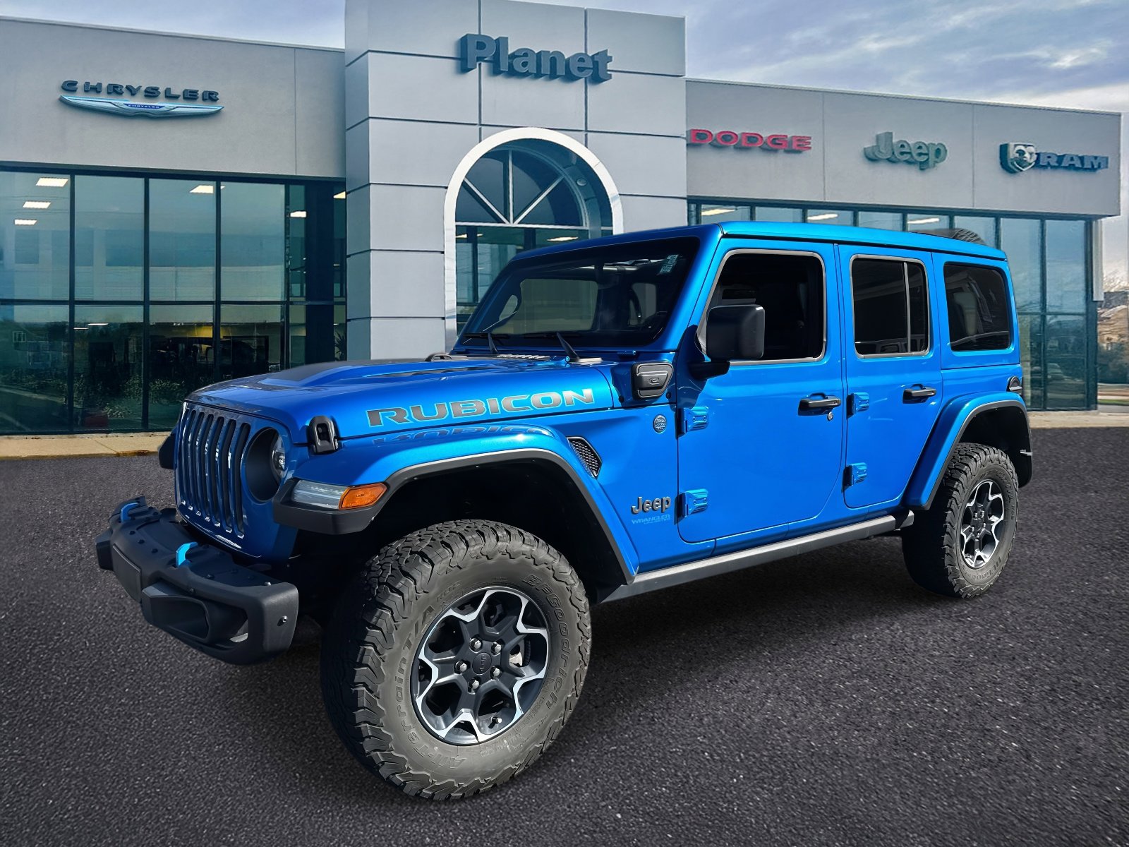 Used 2022 Jeep Wrangler Unlimited Rubicon 4xe w/ Steel Bumper Group image 4