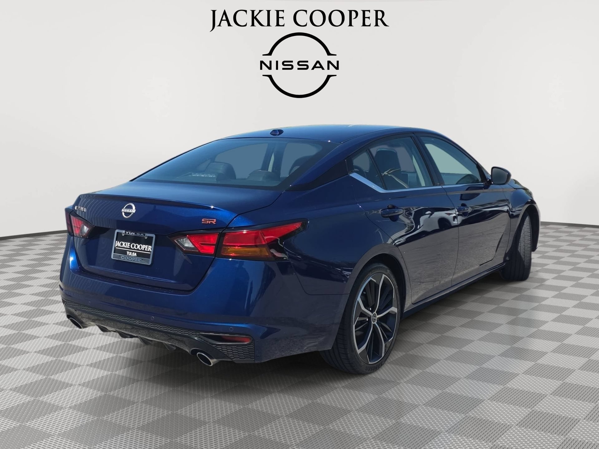 Used 2024 Nissan Altima 2.5 SR FWD image 5