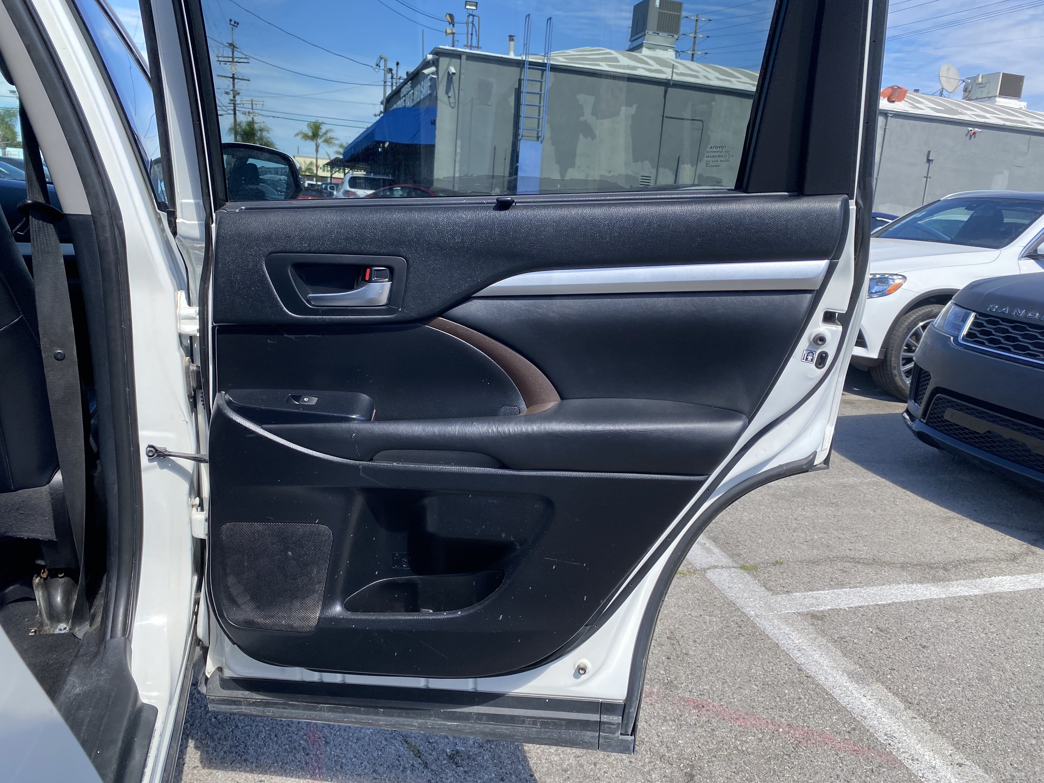Used 2019 Toyota Highlander XLE FWD image 26