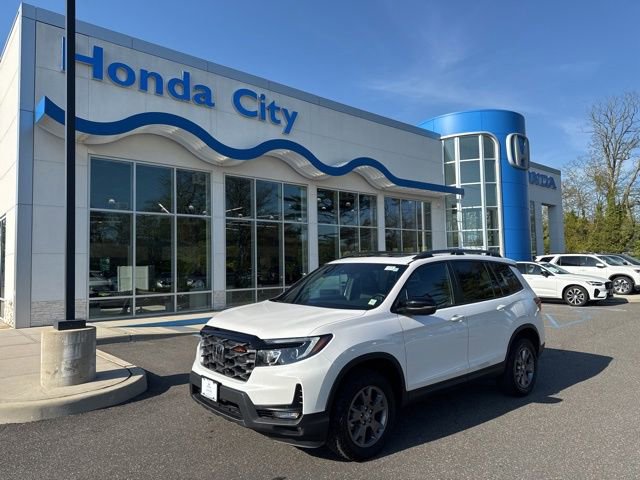 Used 2024 Honda Passport TrailSport image 2