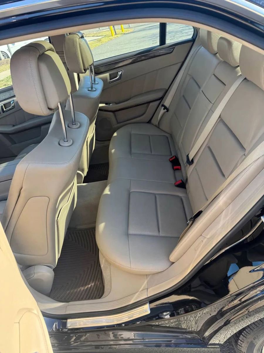 Used 2010 Mercedes-Benz E 350 4MATIC Sedan image 14