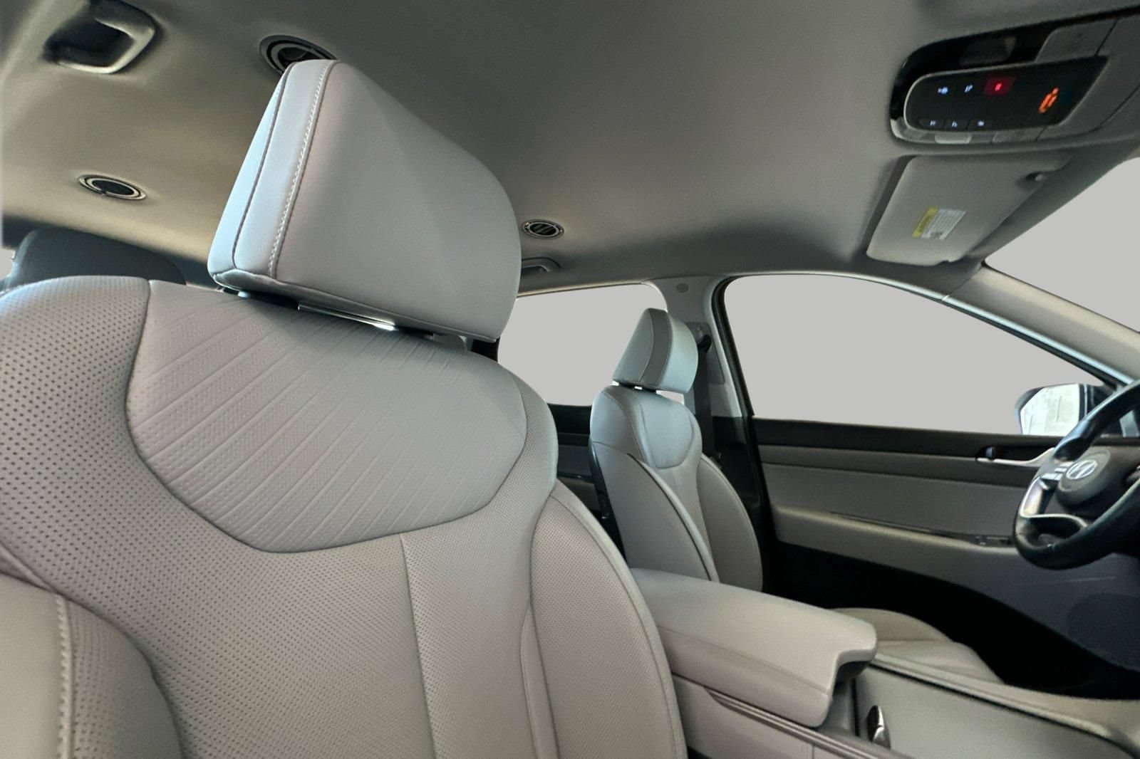 Used 2025 Hyundai Palisade SEL FWD image 19