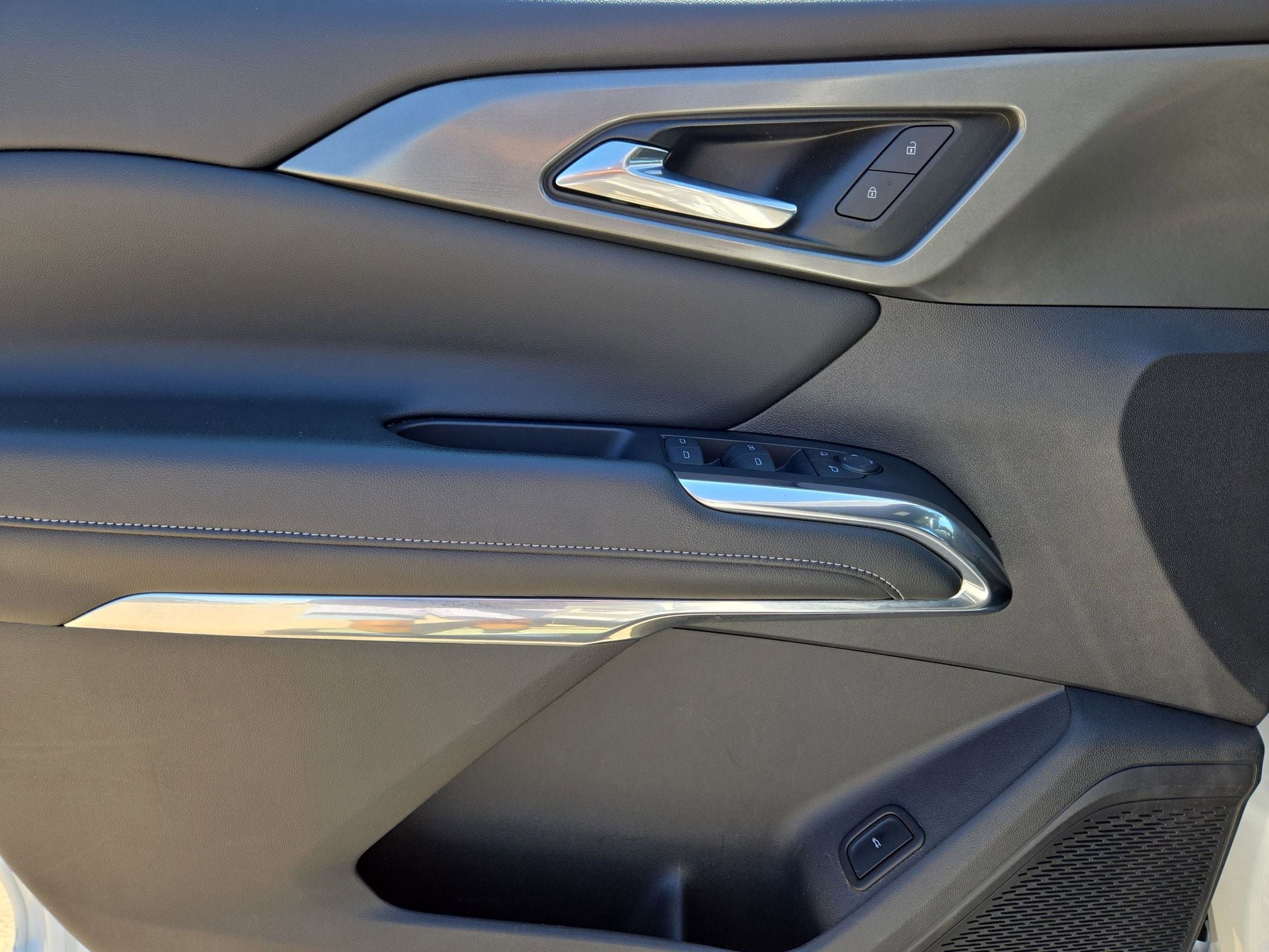 Used 2024 Chevrolet Traverse LT FWD image 15