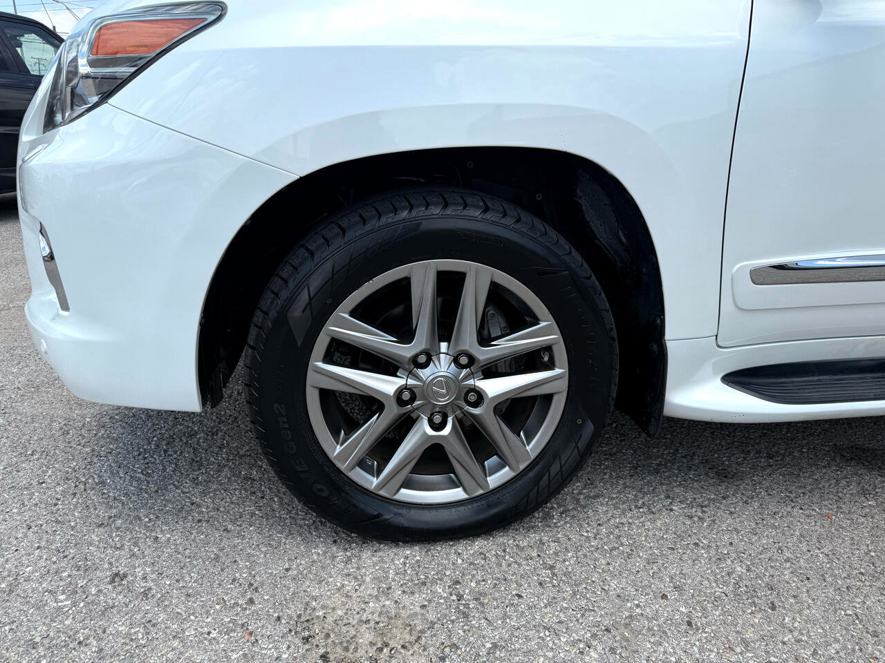 Used 2015 Lexus LX 570 4WD image 35