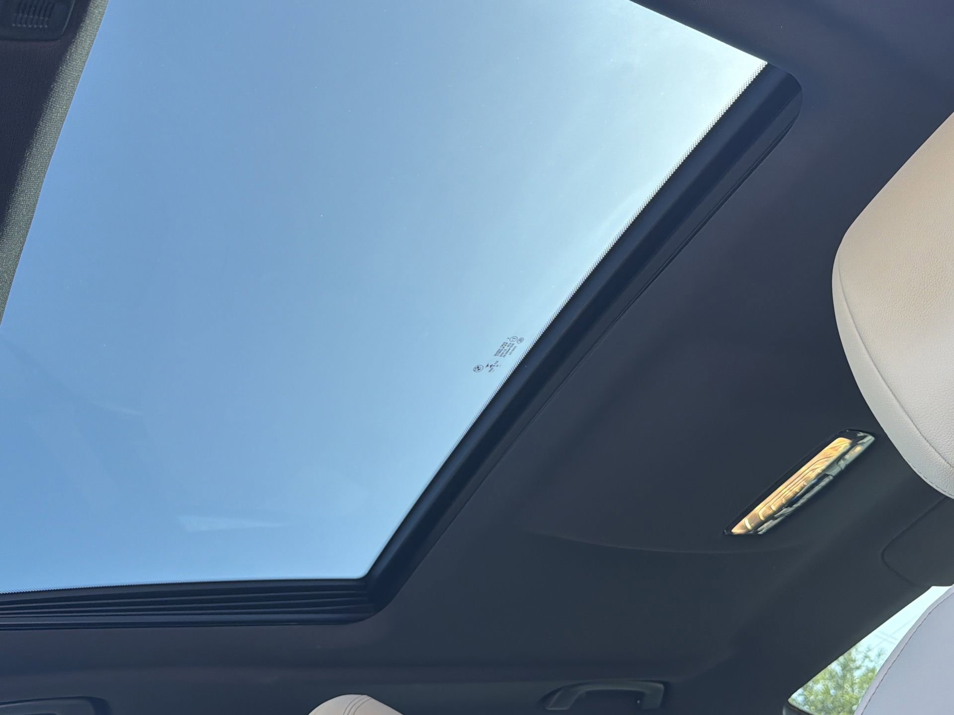 Certified 2023 BMW 530e xDrive w/ Premium Package image 30