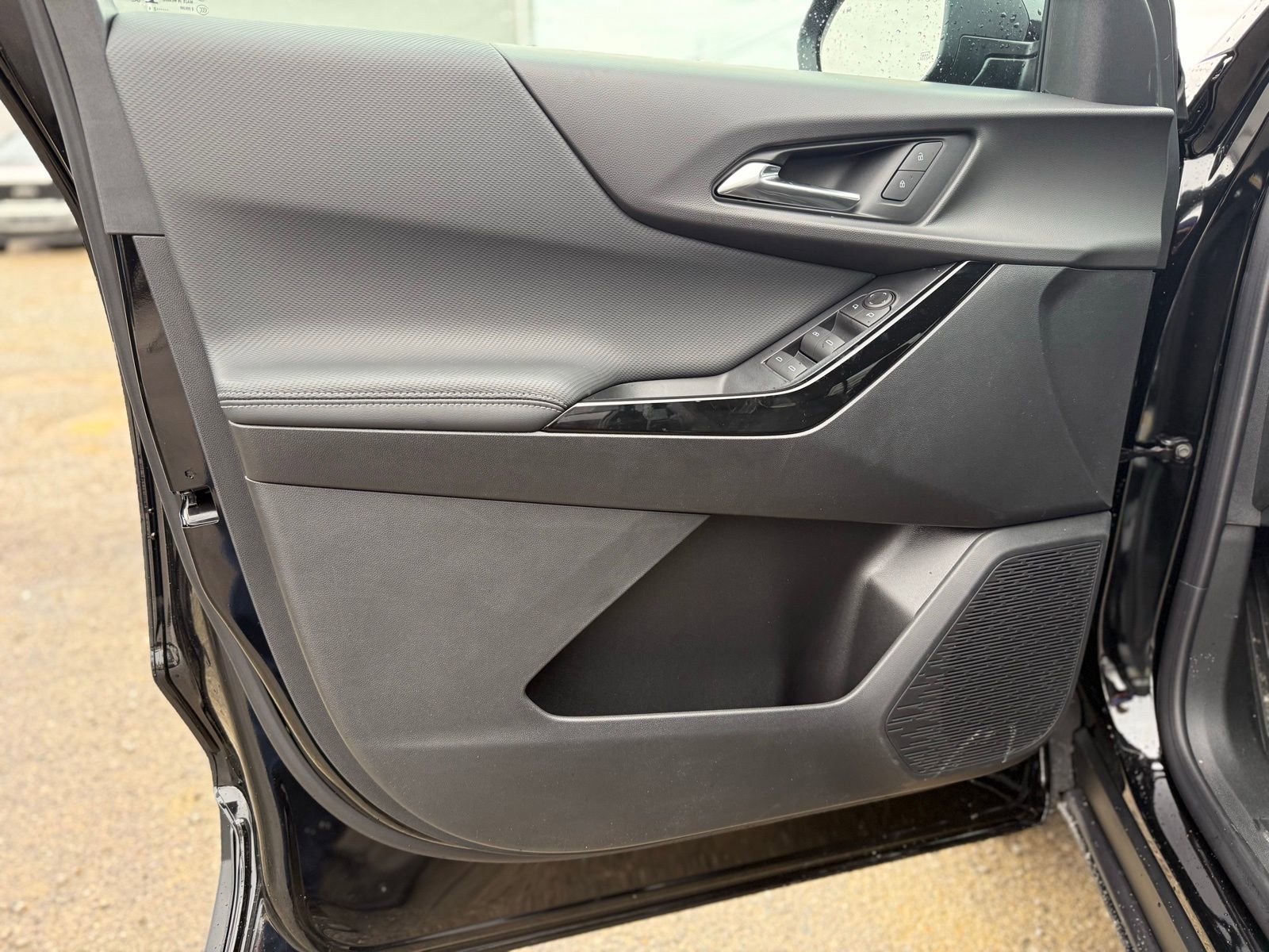 New 2026 Chevrolet Equinox LT image 10