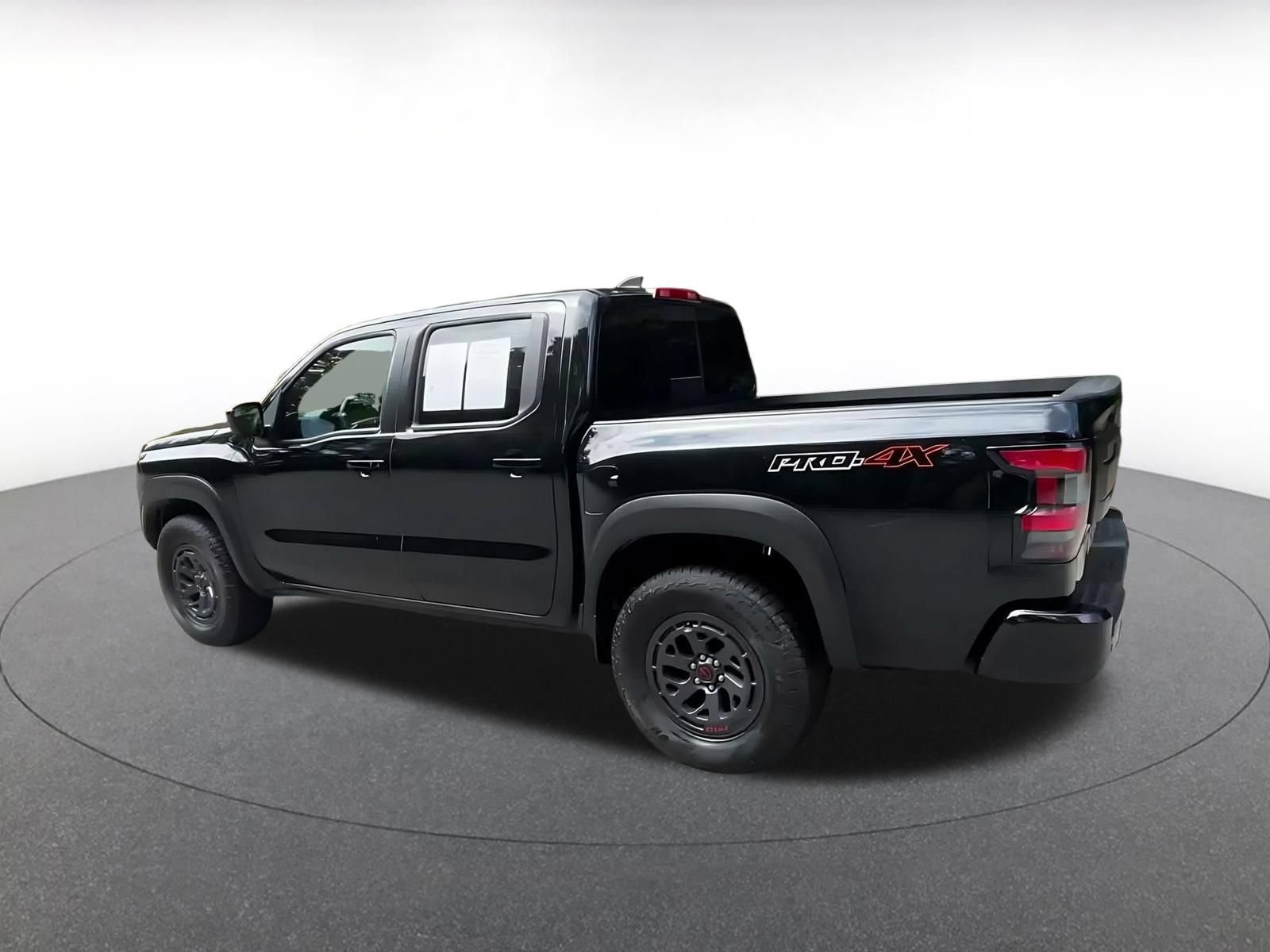 Used 2026 Nissan Frontier PRO-4X AWD/4WD image 9