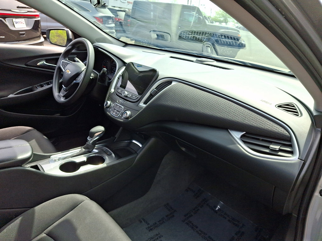 Used 2024 Chevrolet Malibu LT FWD image 11