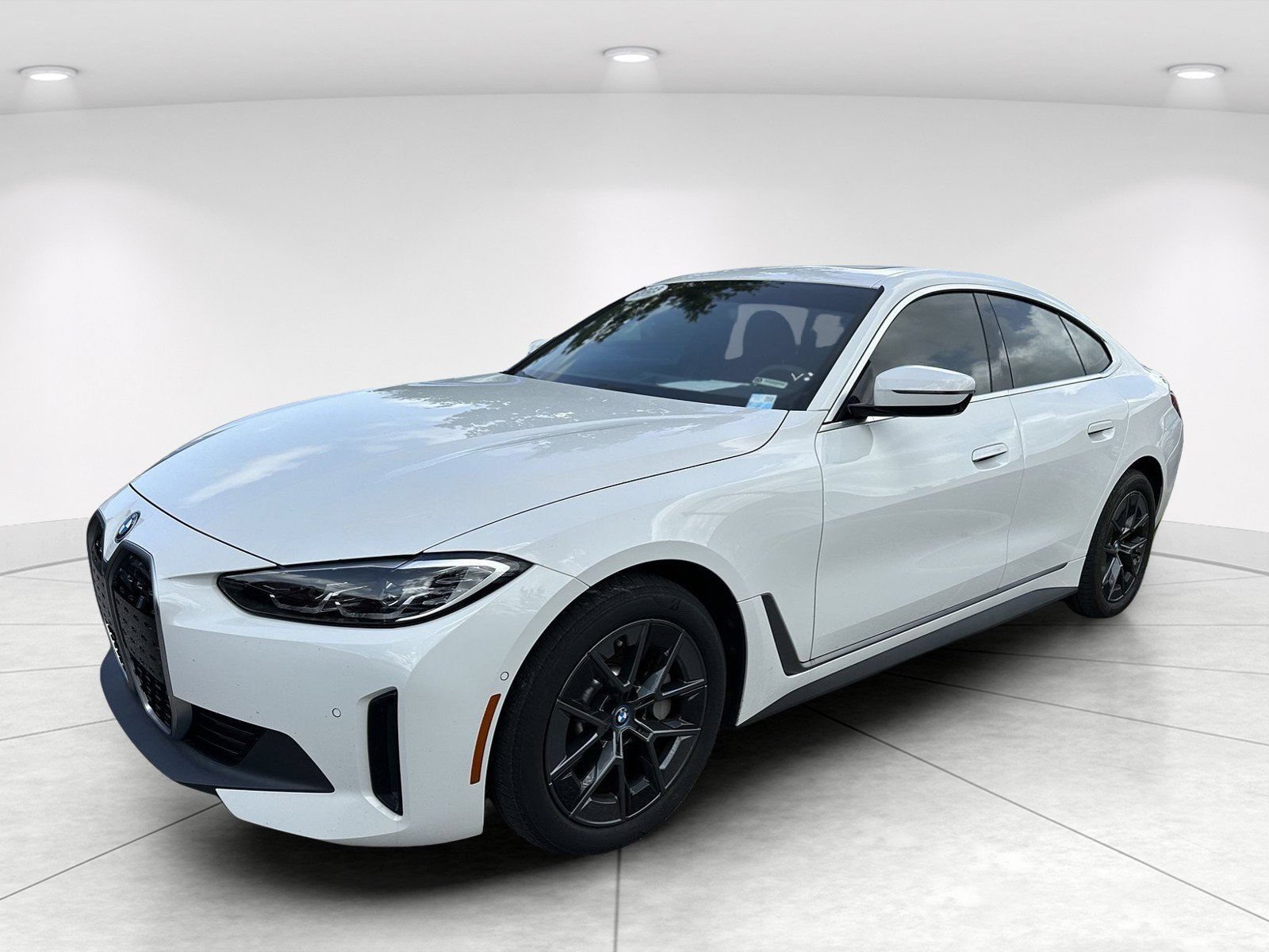 Used 2023 BMW i4 eDrive35 w/ Premium Package RWD image 3