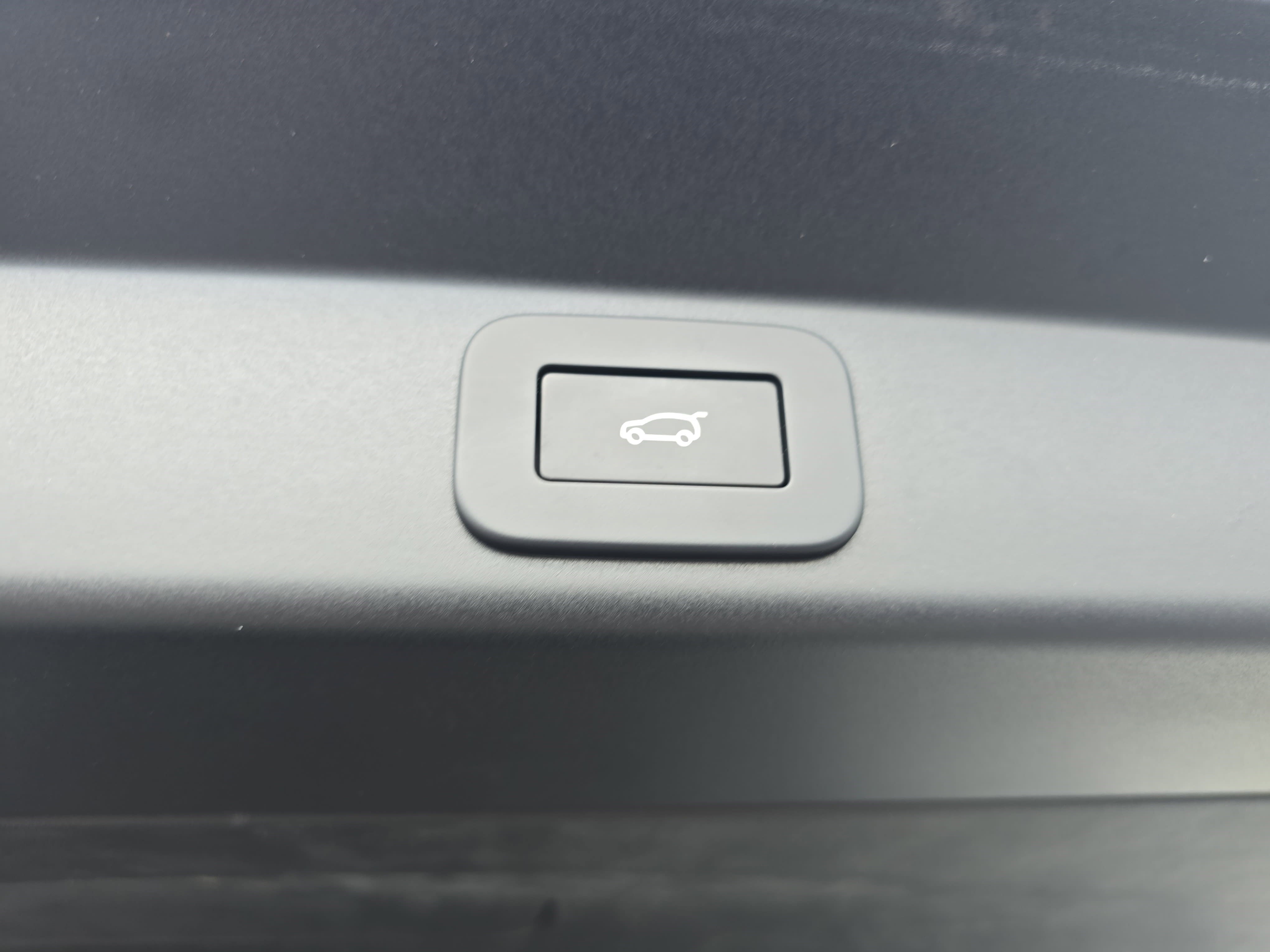 Used 2024 Land Rover Range Rover Sport SE image 13