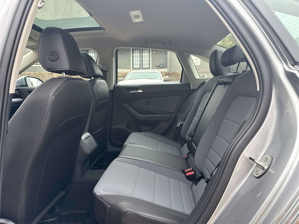 New 2026 Volkswagen Jetta SE FWD image 28