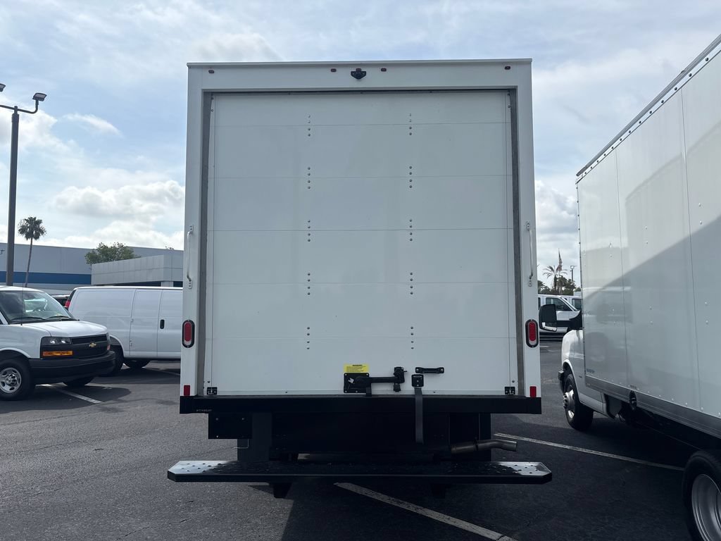 New 2025 Chevrolet Express 4500 Extended w/ Power Convenience Package RWD image 4