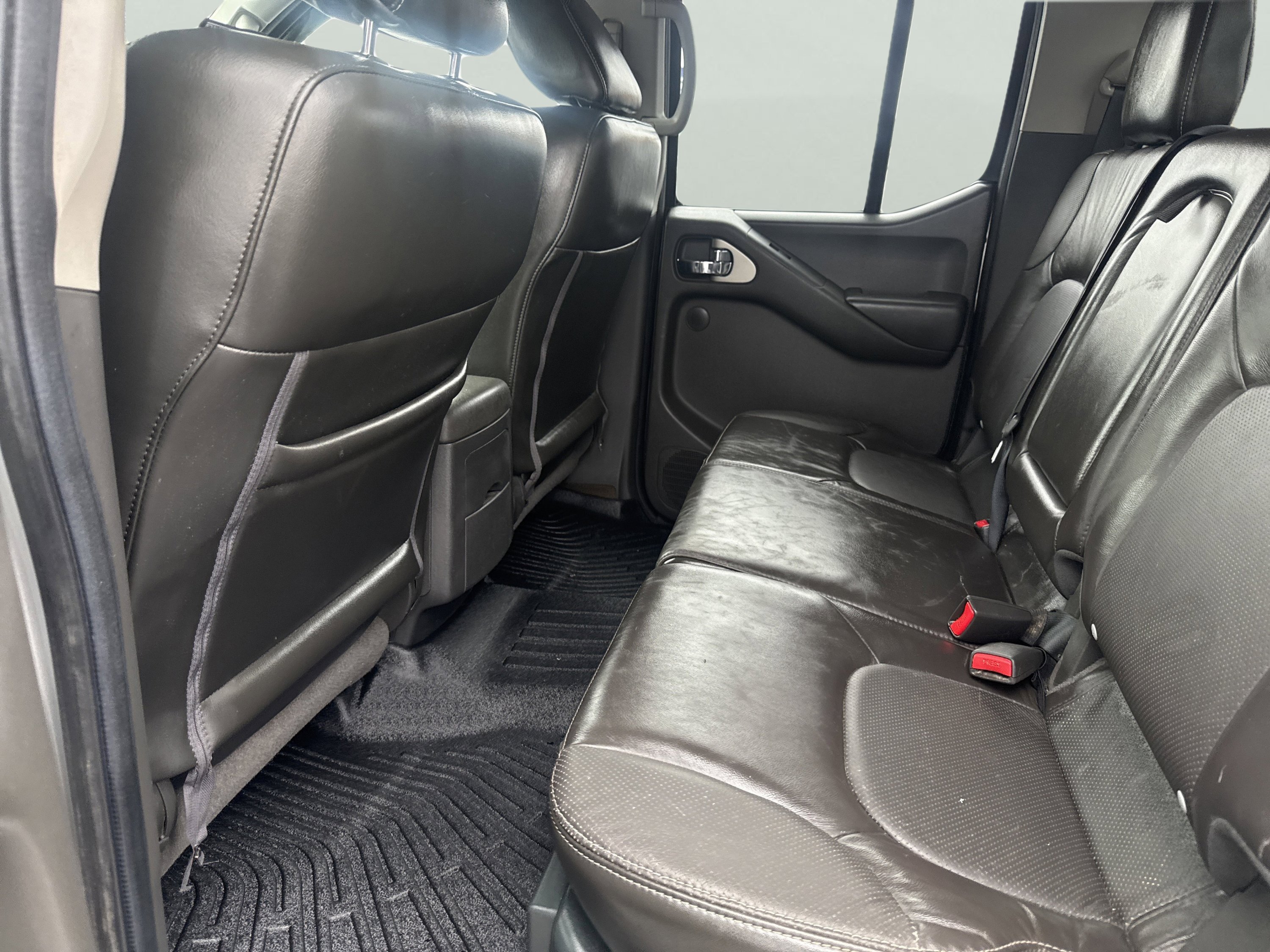 Used 2015 Nissan Frontier PRO-4X w/ Pro-4x Luxury Package AWD/4WD image 10