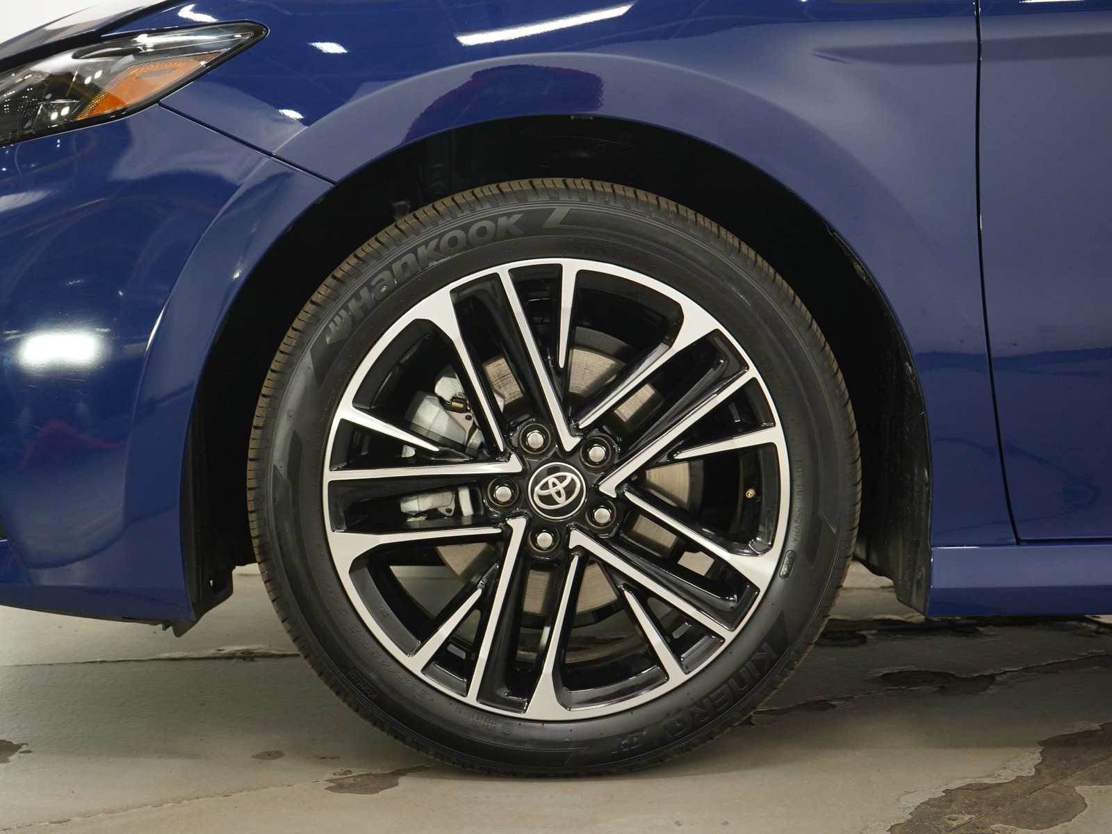 Used 2026 Toyota Camry XLE w/ Premium Plus Package image 29