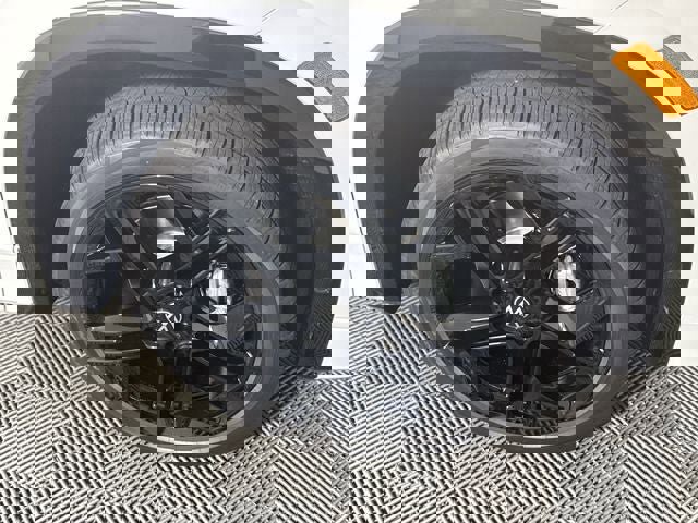 New 2025 Volkswagen Tiguan SE R-Line image 10