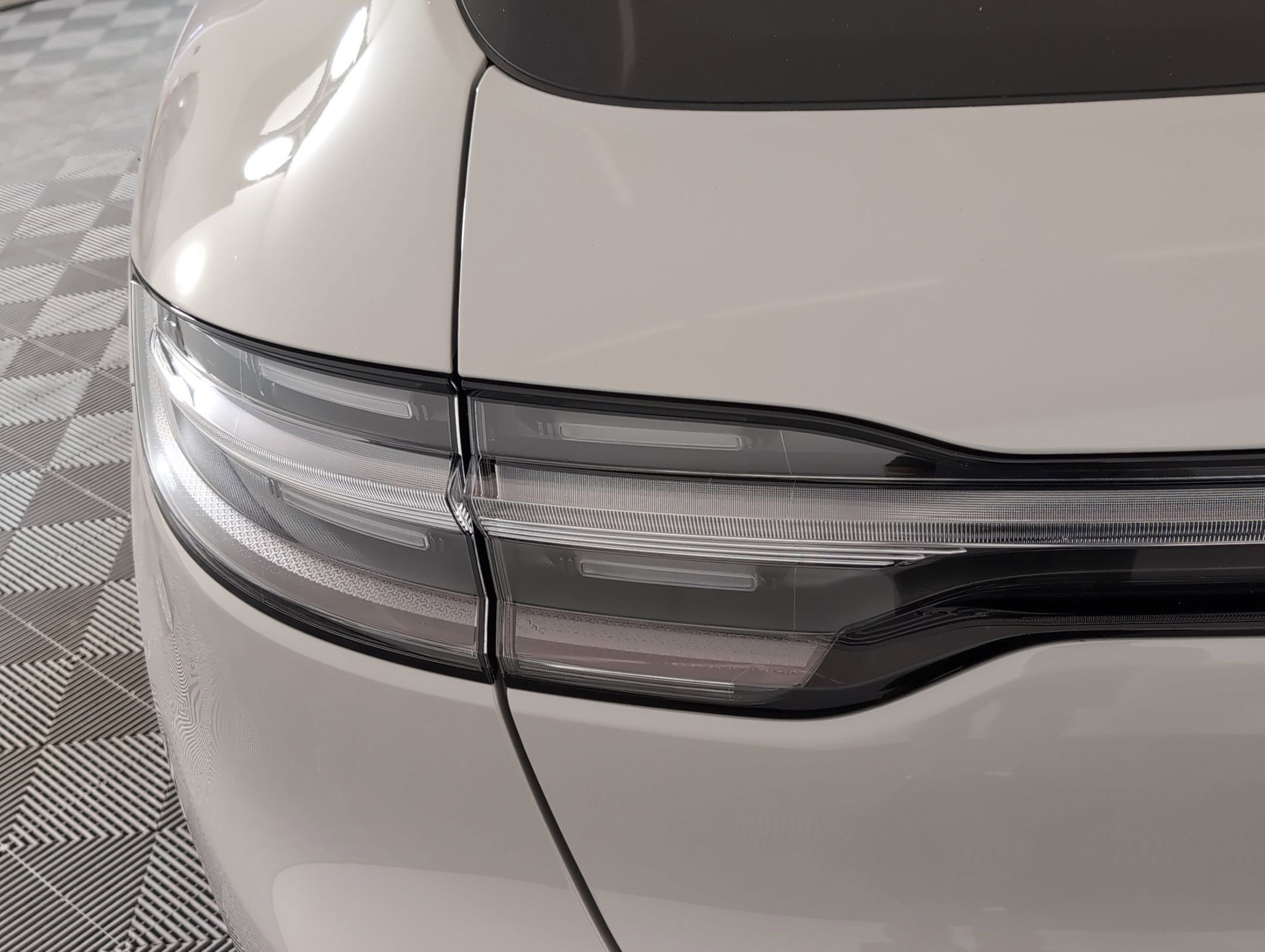 Used 2025 Porsche Macan image 14