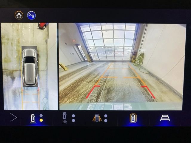 Used 2025 Chevrolet Equinox LT w/ Safety and Technology Package image 15