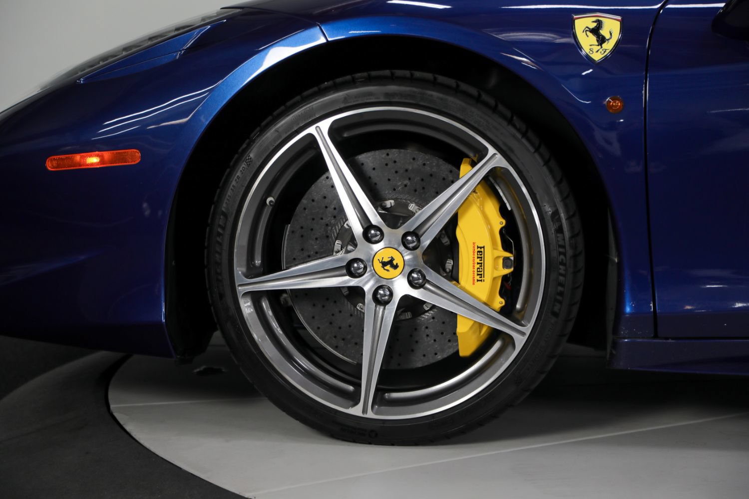 Used 2015 Ferrari 458 Spider RWD image 18