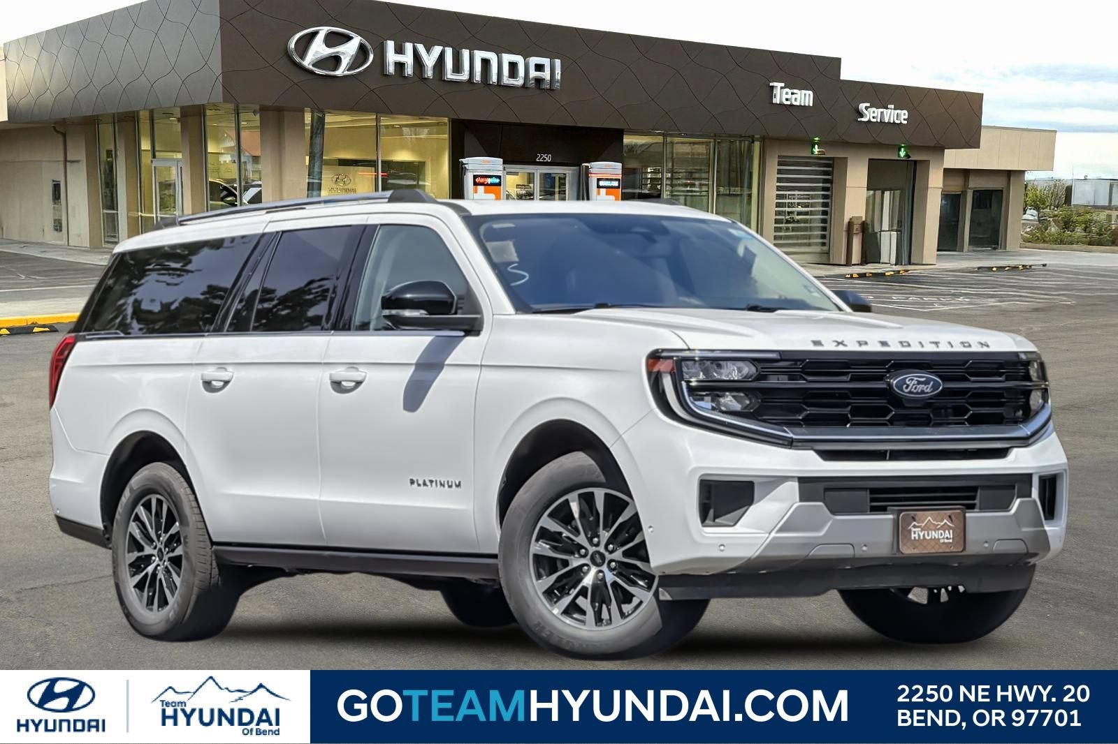 Used 2025 Ford Expedition Max Platinum AWD/4WD image 1