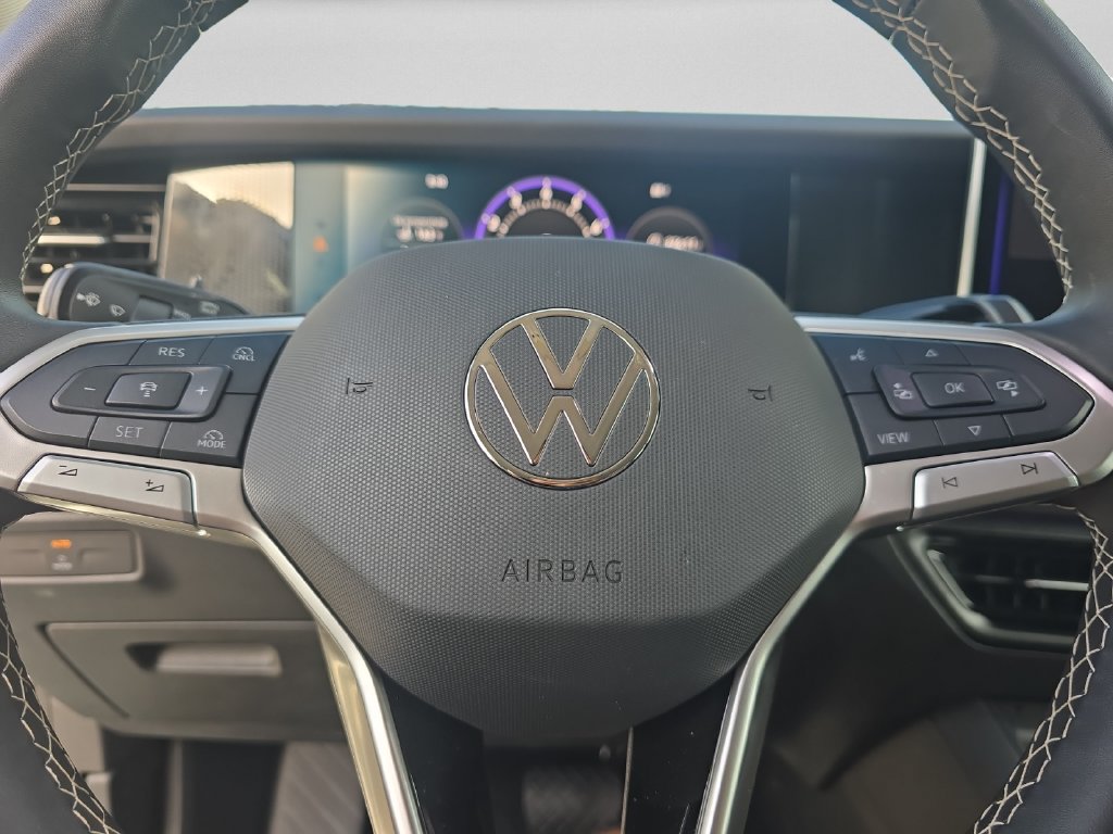 New 2025 Volkswagen Tiguan SE FWD image 16