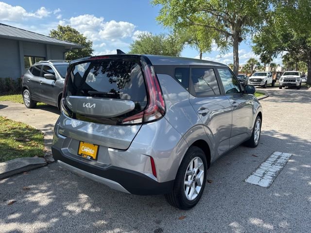 Used 2025 Kia Soul LX w/ LX Technology Package FWD image 7