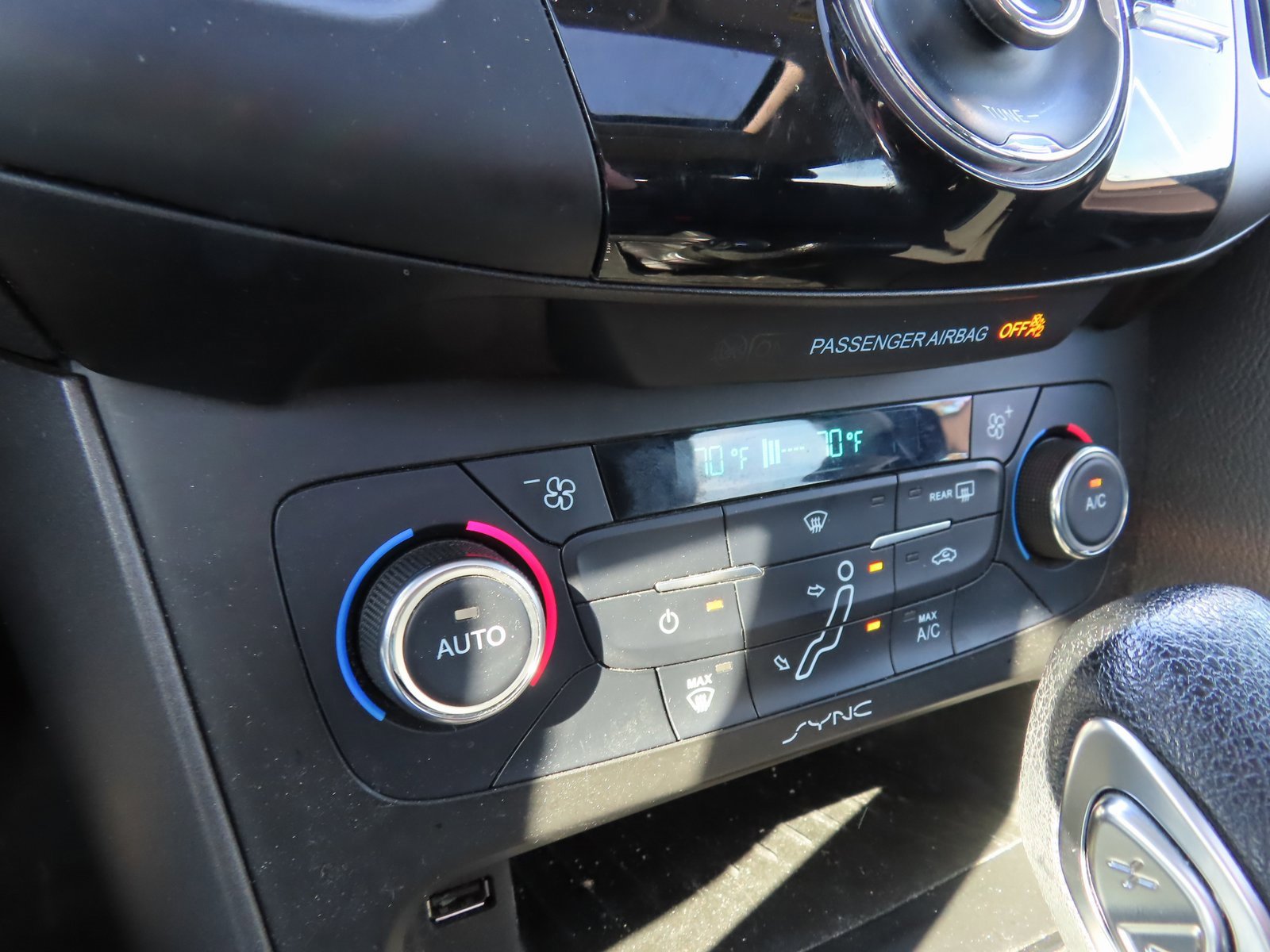 Used 2017 Ford Focus SEL image 21