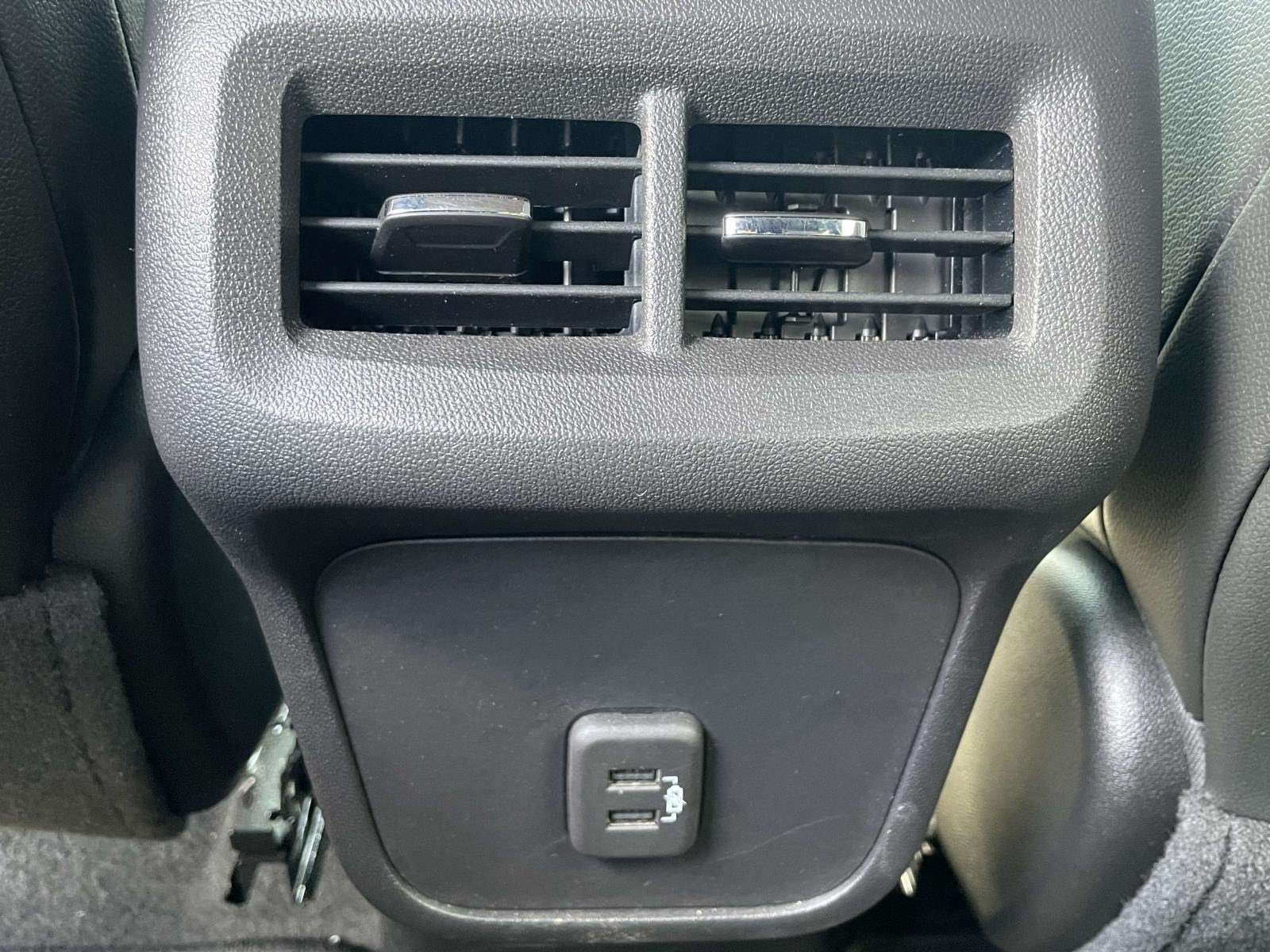 Used 2024 Chevrolet Equinox RS FWD image 11