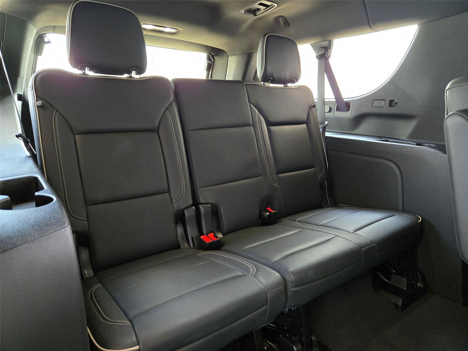 Used 2026 Chevrolet Suburban Premier w/ Sun And Tow Package AWD/4WD image 34