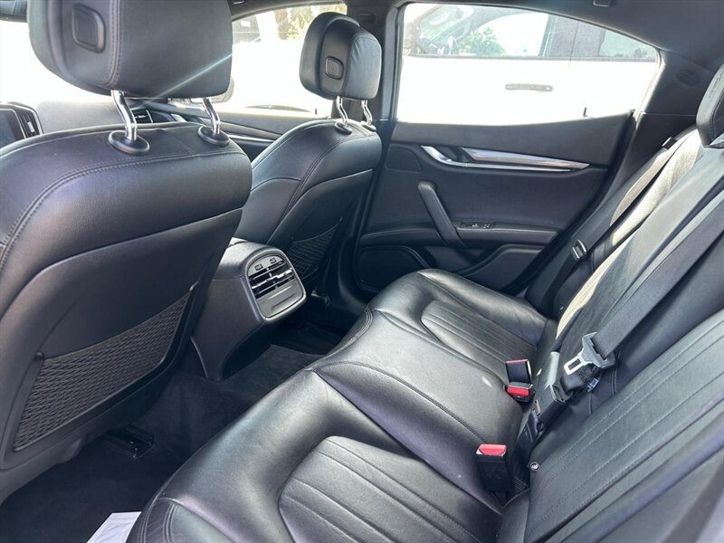 Used 2020 Maserati Ghibli RWD image 21