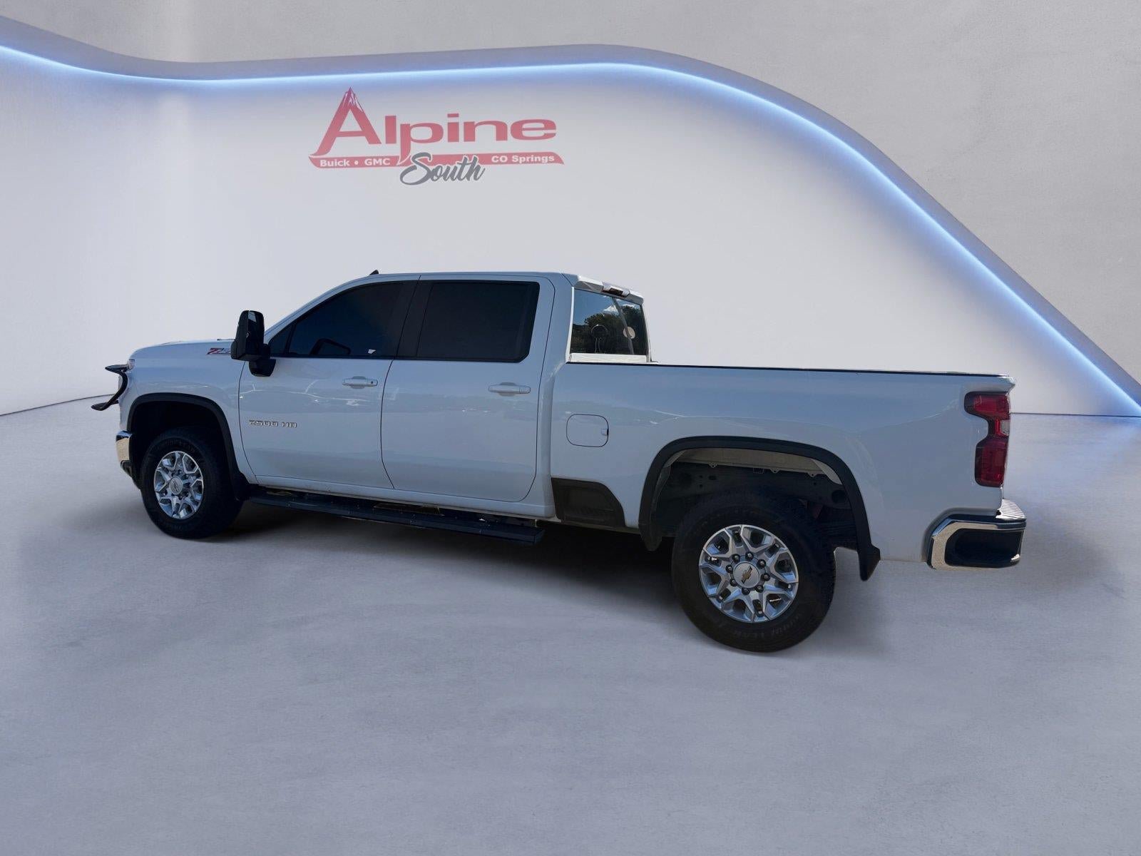 Used 2021 Chevrolet Silverado 2500 LT w/ Z71 Off-Road Package AWD/4WD image 3