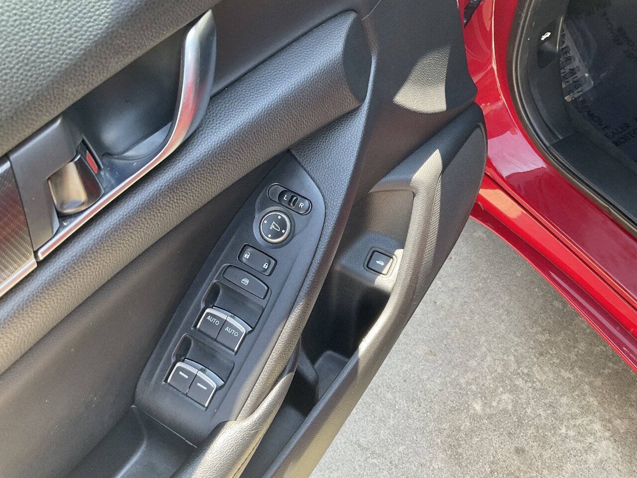 Used 2018 Honda Accord Sport image 10