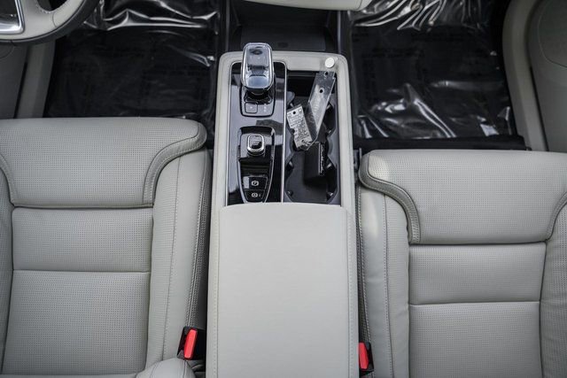 New 2026 Volvo XC90 B6 Ultra w/ Protection Package image 26