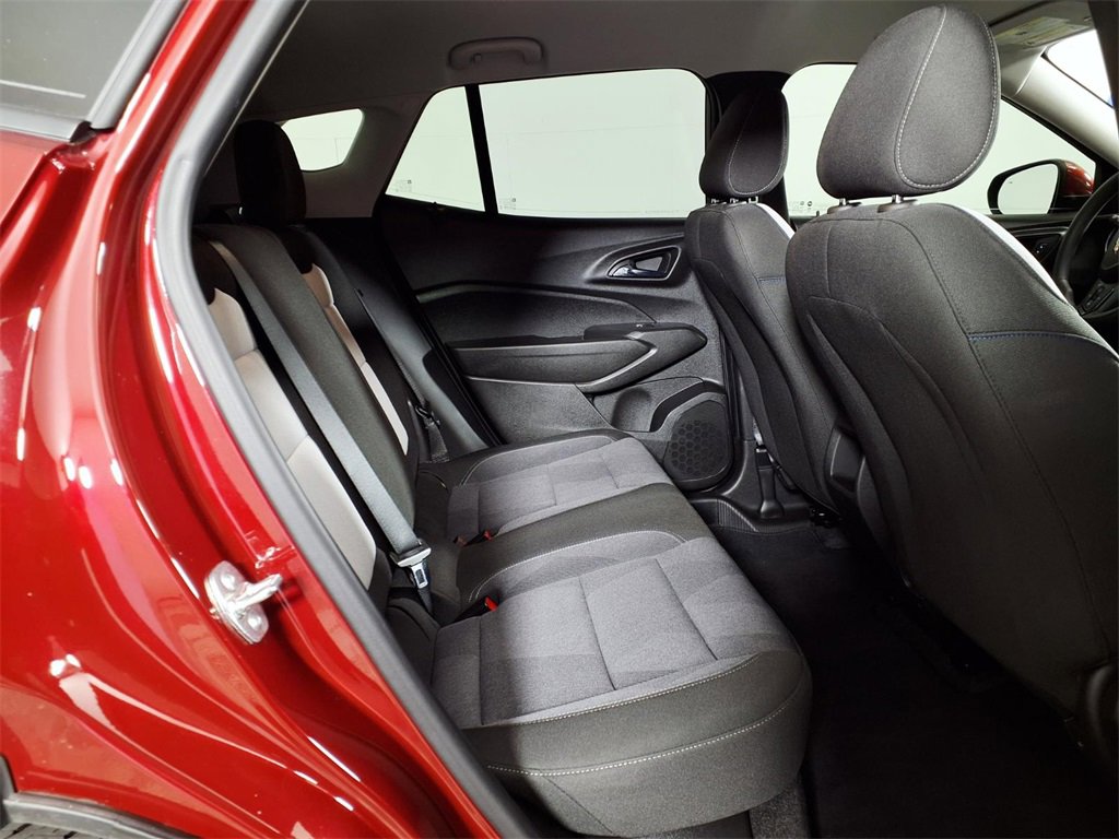 Used 2025 Chevrolet Trax LS w/ LS Convenience Package image 11