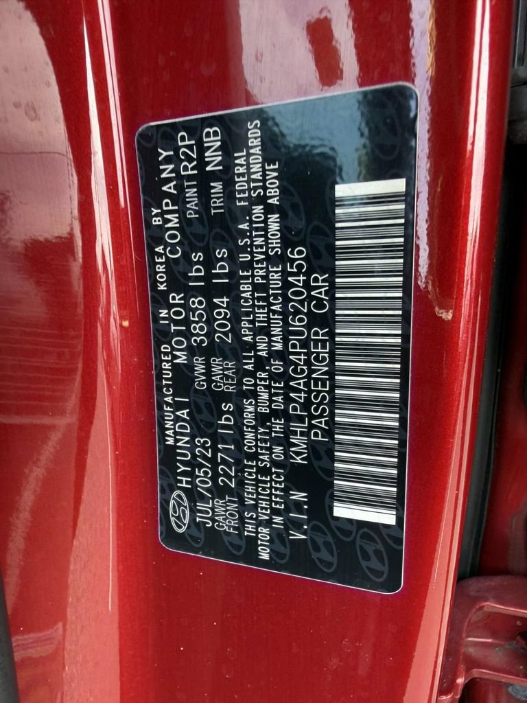 Used 2023 Hyundai Elantra Limited FWD image 18