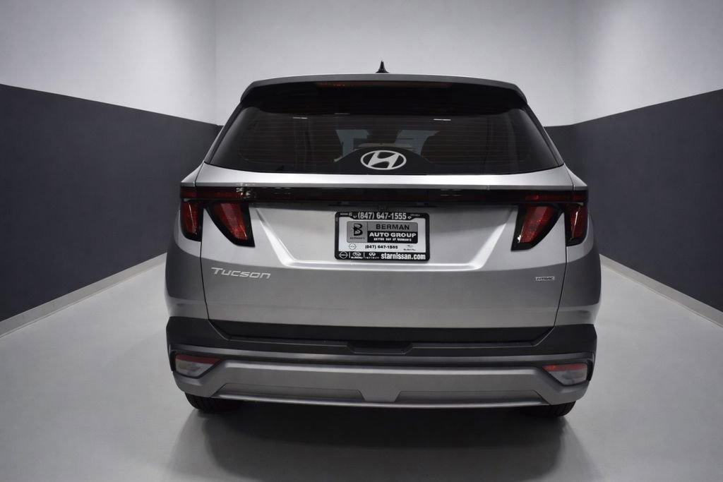 Used 2025 Hyundai Tucson SE image 9