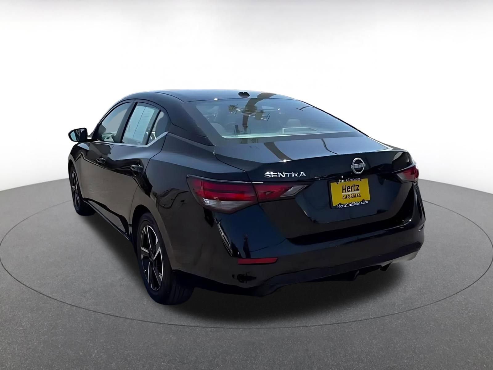 Used 2025 Nissan Sentra SV FWD image 11