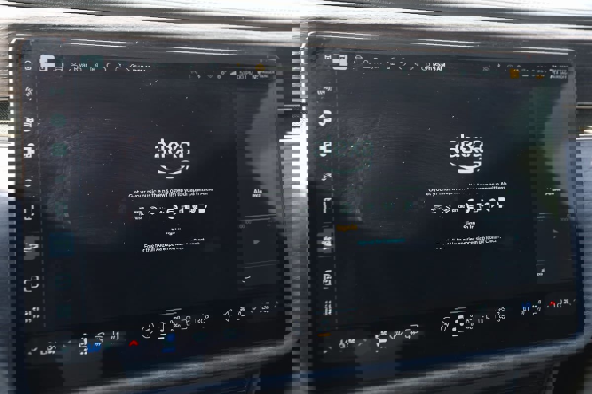 Used 2022 Rivian R1T Adventure image 42