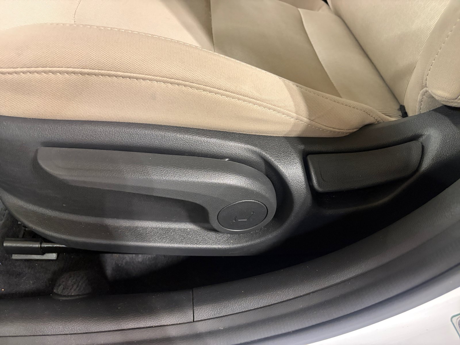 Used 2018 Hyundai Elantra SEL FWD image 15